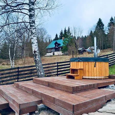 Nad Dzika Orlica Z Jacuzzi 펜션