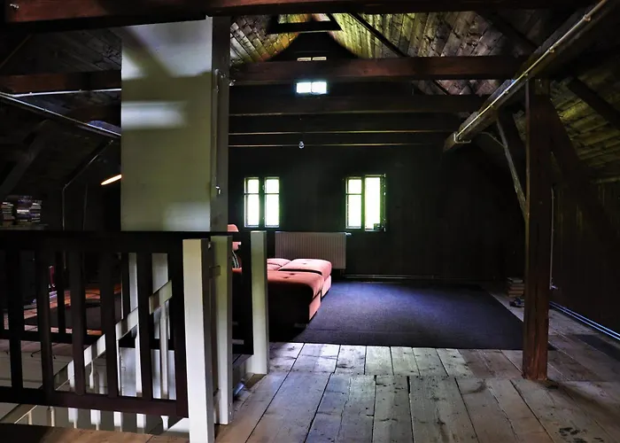 Nad Dzika Orlica Z Jacuzzi Holiday home *