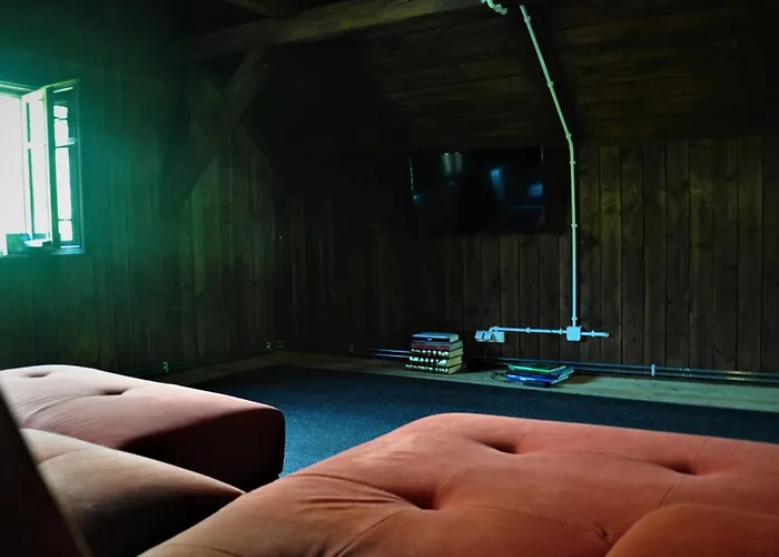 Nad Dzika Orlica Z Jacuzzi Holiday home Poniatow