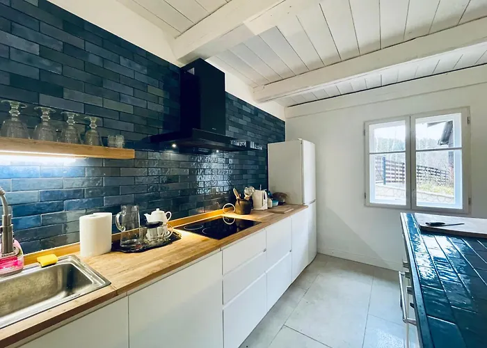 Nad Dzika Orlica Z Jacuzzi Holiday home Poniatow